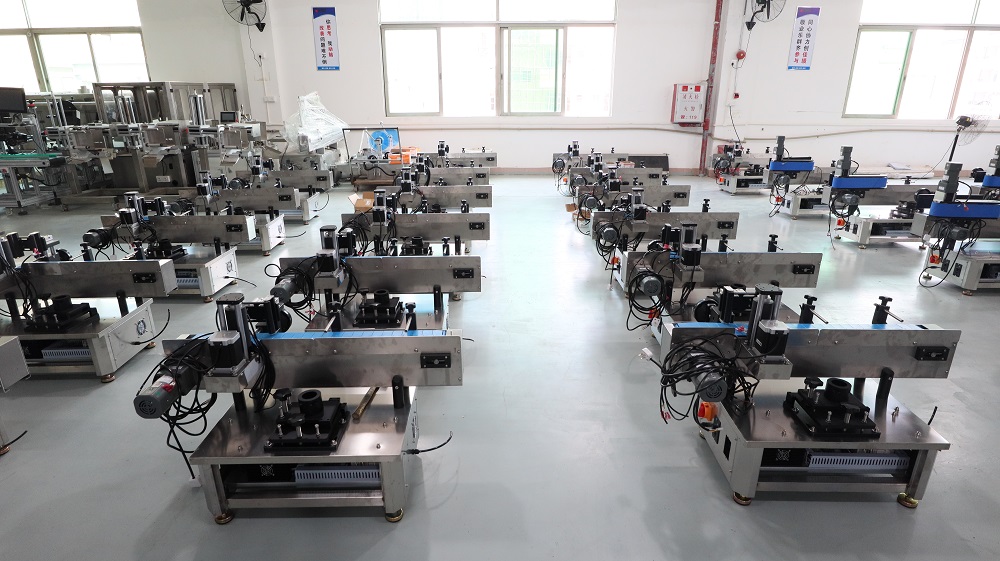  中小型企業(yè)必看,高性價(jià)比全自動圓瓶貼標(biāo)機(jī)怎么選